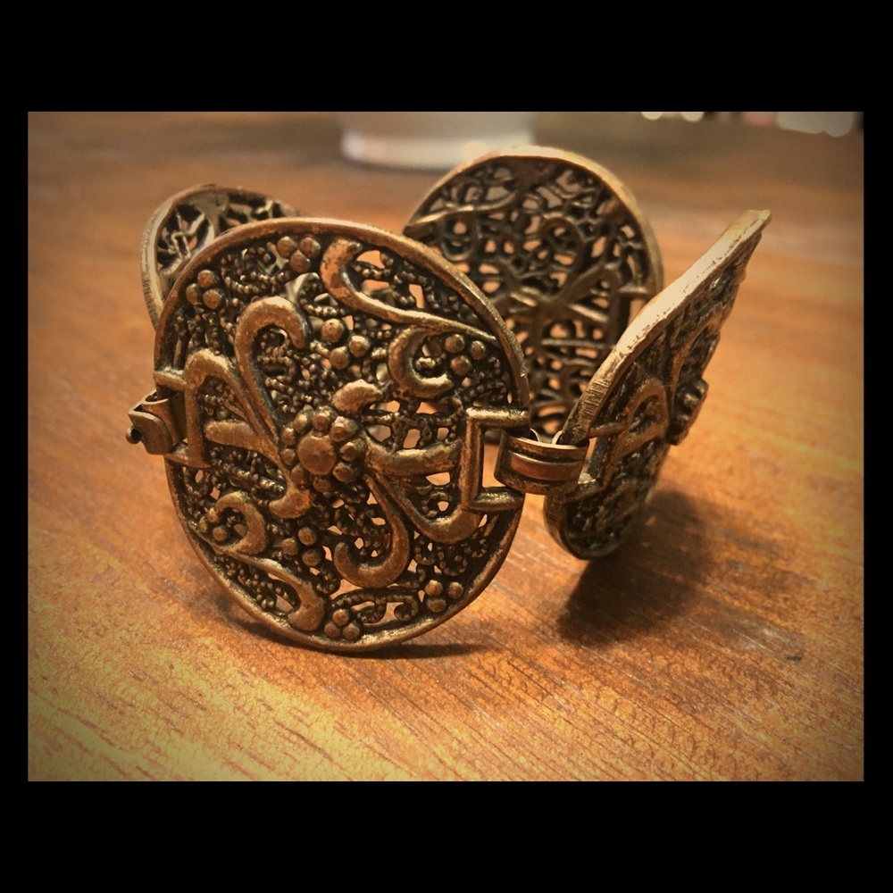 Bracelet